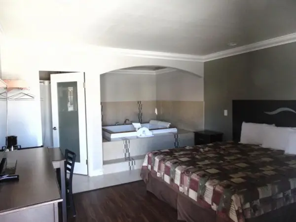 West Coast Inn Santa Ana 8