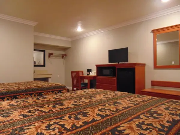 West Coast Inn Santa Ana 4