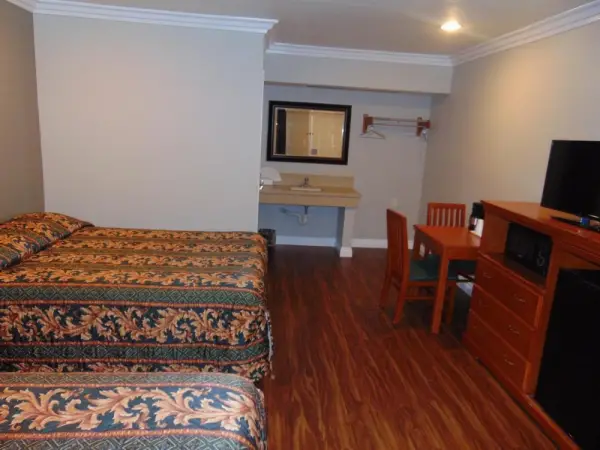 West Coast Inn Santa Ana 5